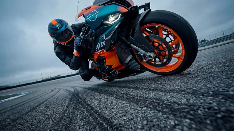 Cinematic launch system for Repsol's motorcycle lubricant range, presented at MotoGP Jerez