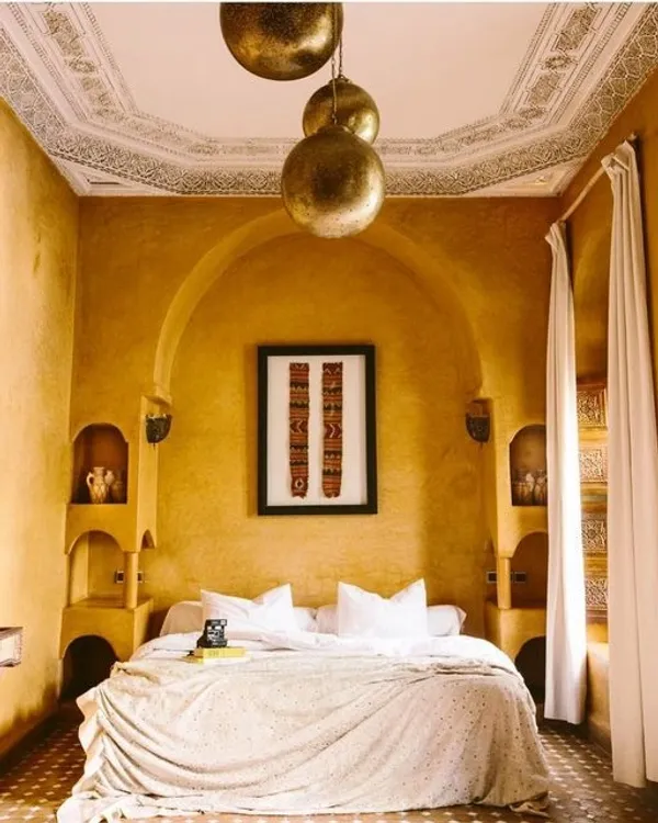 Room & amenity showcases