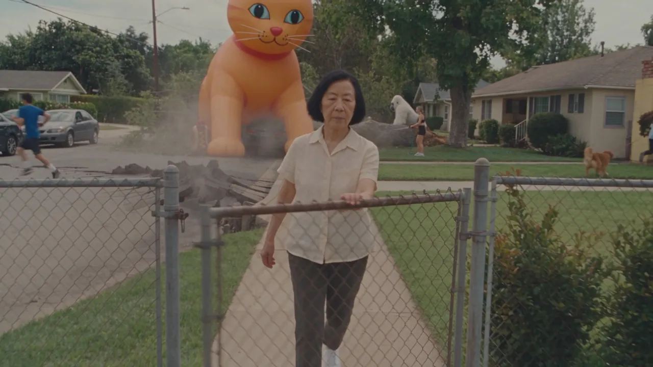 Everyday scenes gone wrong — A chaotic walk